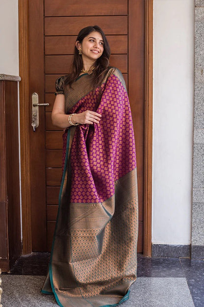 Most Lovely Banarasi Silk Saree With Zari Weaving