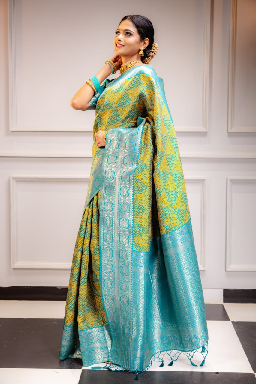 Most Engaging Banarasi Silk Saree With Zari Weaving