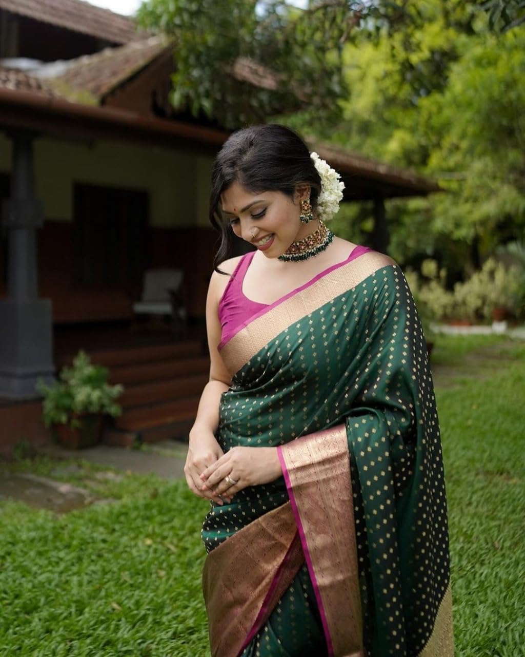Most Gorgeous Banarasi Silk Saree With Rich Pallu