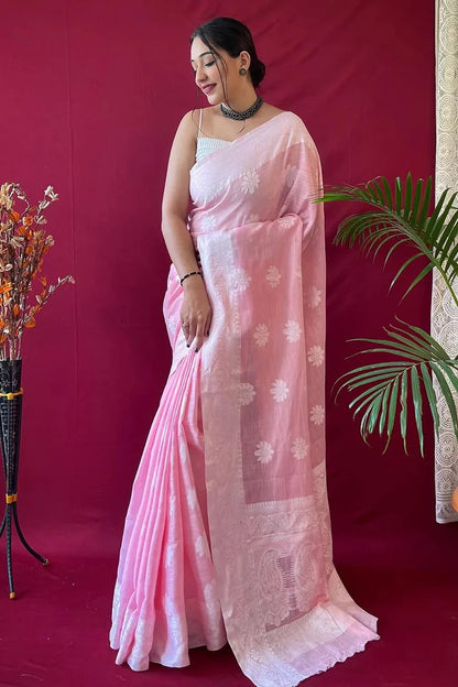 Most Stunning Traditional Silk Saree With Rich Pallu