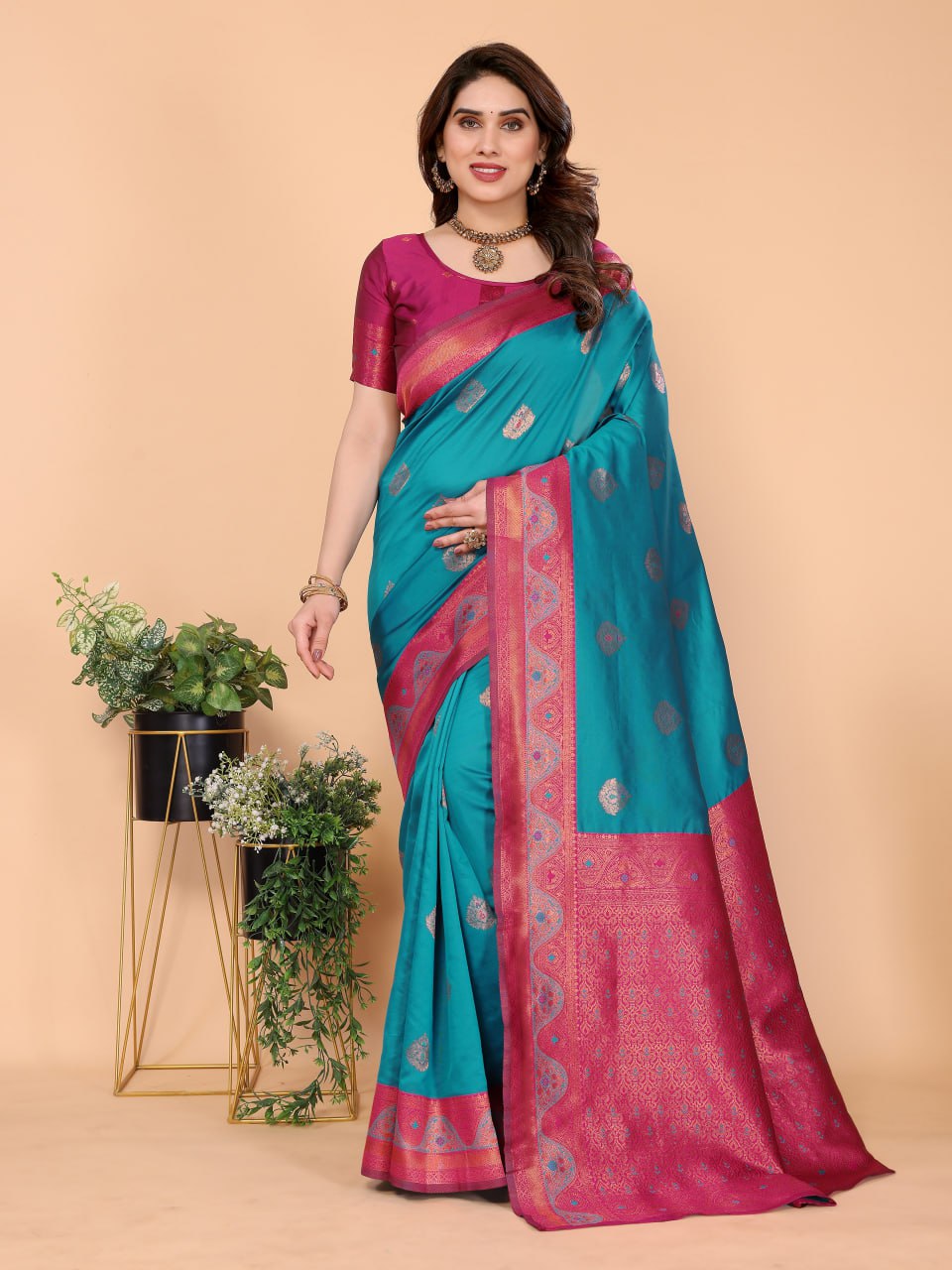 Most Engaging Banarasi Silk Saree with with Rich Pallu