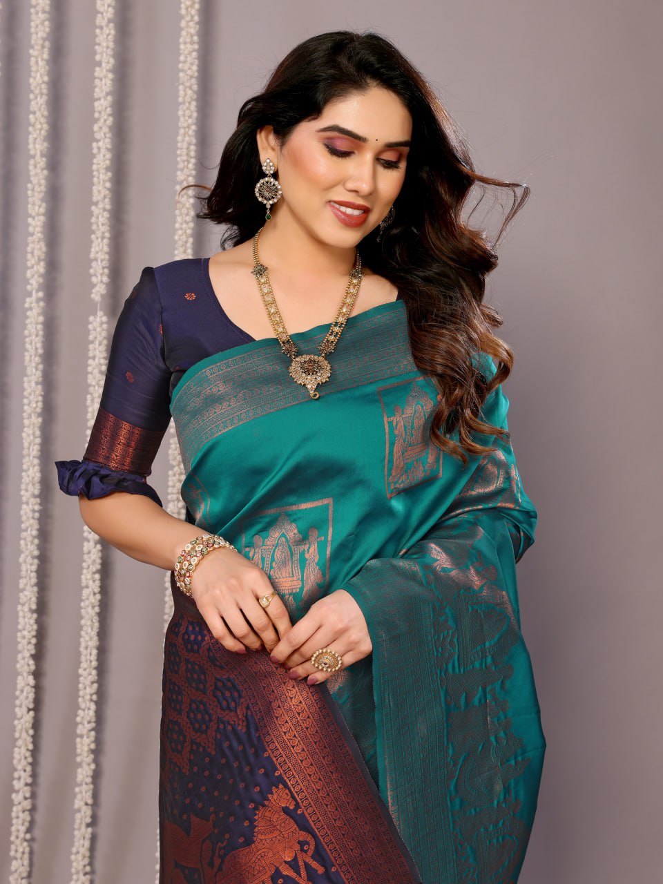 Most Elegant Banarasi Silk Saree With Rich Pallu