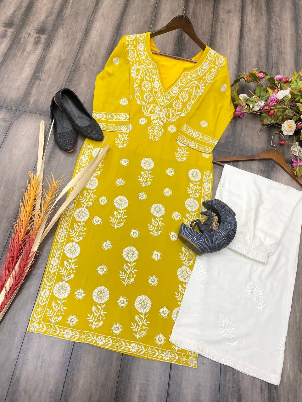 Beautiful Chikankari Embroiary Work Kurti & Plazzo Set