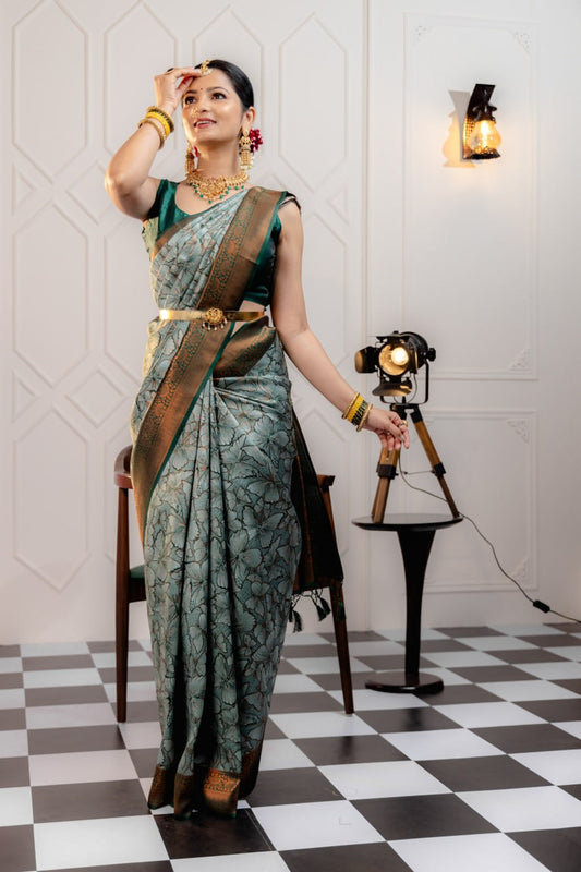 Most Pleasing Banasari Silk Saree With Blouse