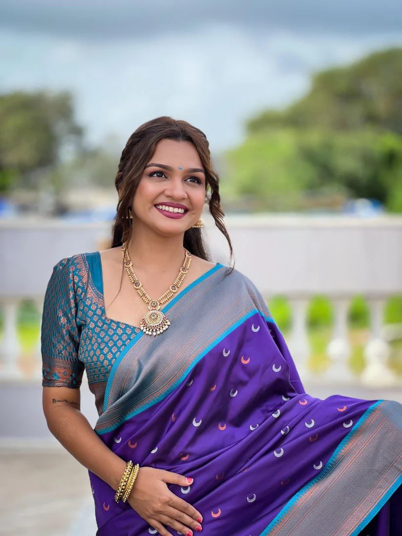 Most Graceful Banasari Silk Saree With Blouse
