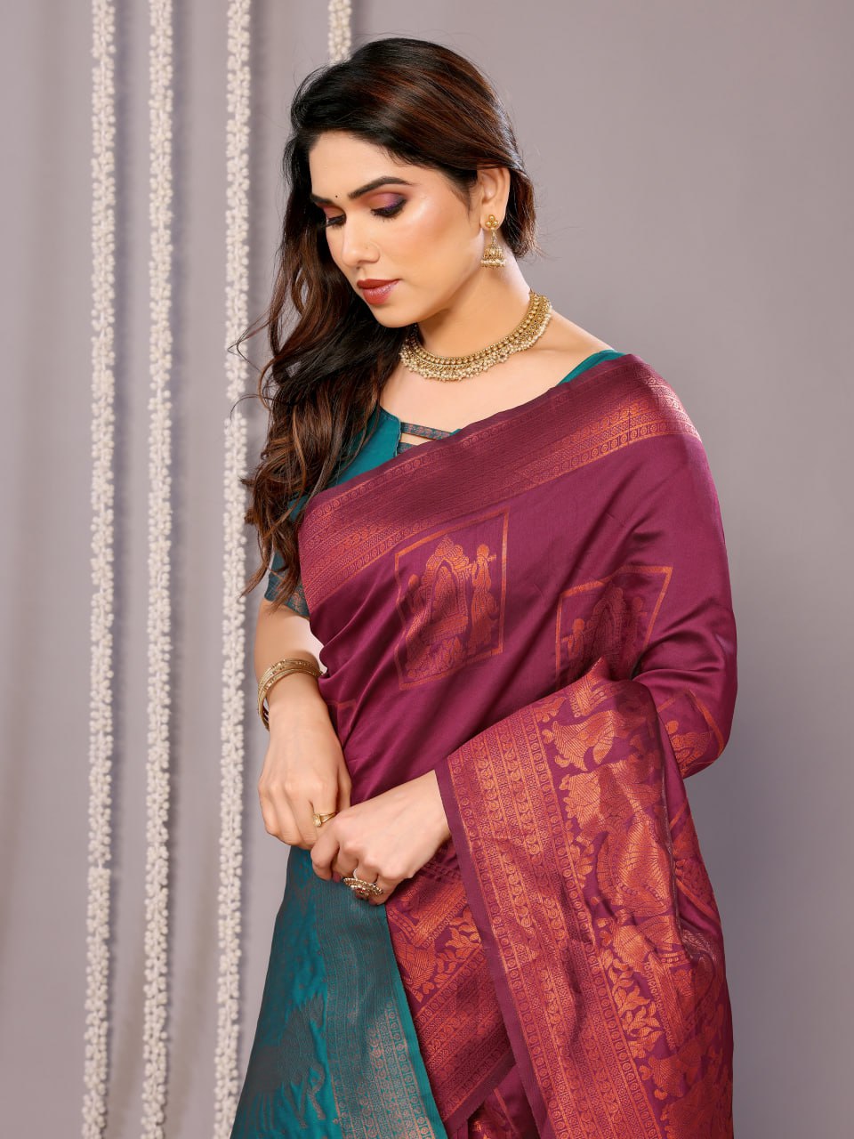 Most Elegant Banarasi Silk Saree With Rich Pallu