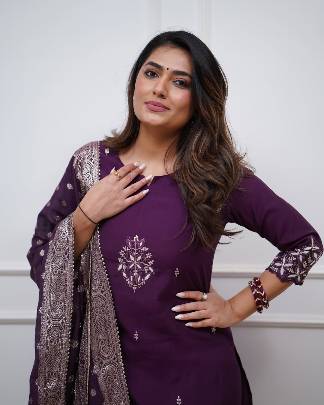 Very Stunning Chanderi Silk Embroidery Suit Set