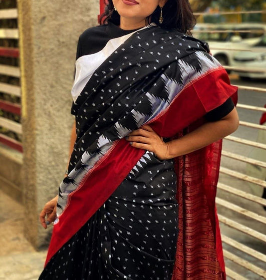 Jet Black Pure Soft Linen With Silver Jari Zigzag Patta In Digital Print